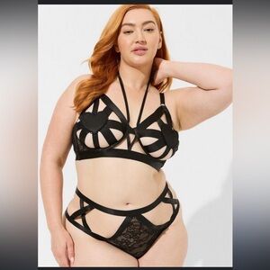 NIB Strappy Heart Bra & Thong